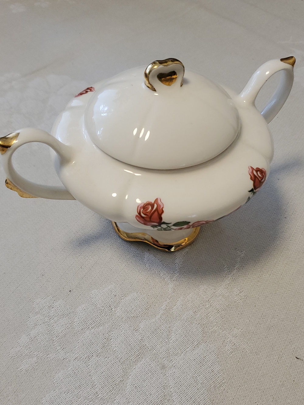 Loma 1951 Porcelain Rose-Accent Covered Sugar Bowl with Gold Trim - White